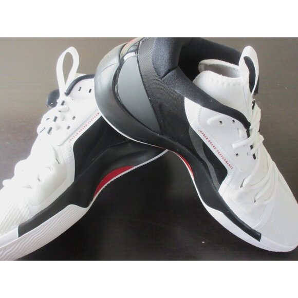 Jordan Men's Zoom Separate Basketball Shoes Black University Red White Sizes NIB - Picture 4 of 5